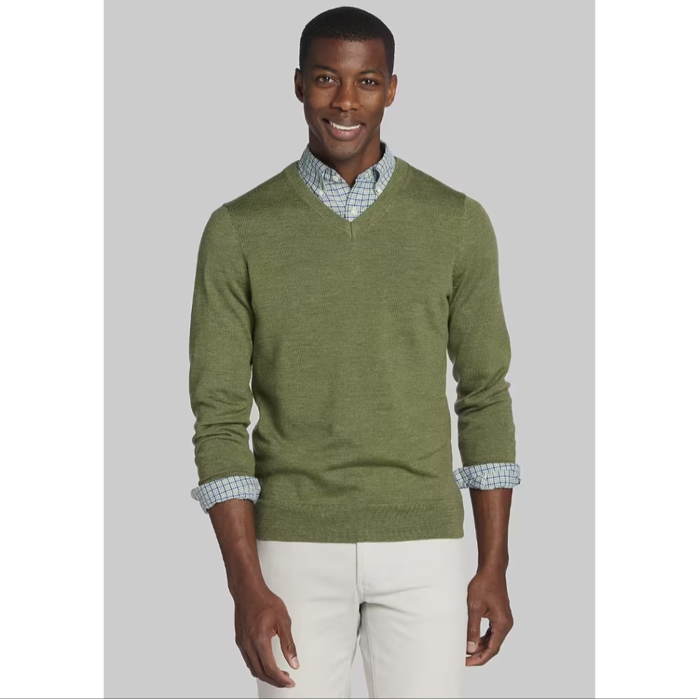 Jos. A. Bank Men's  Solid V-Neck Merino Wool Sweater, Green